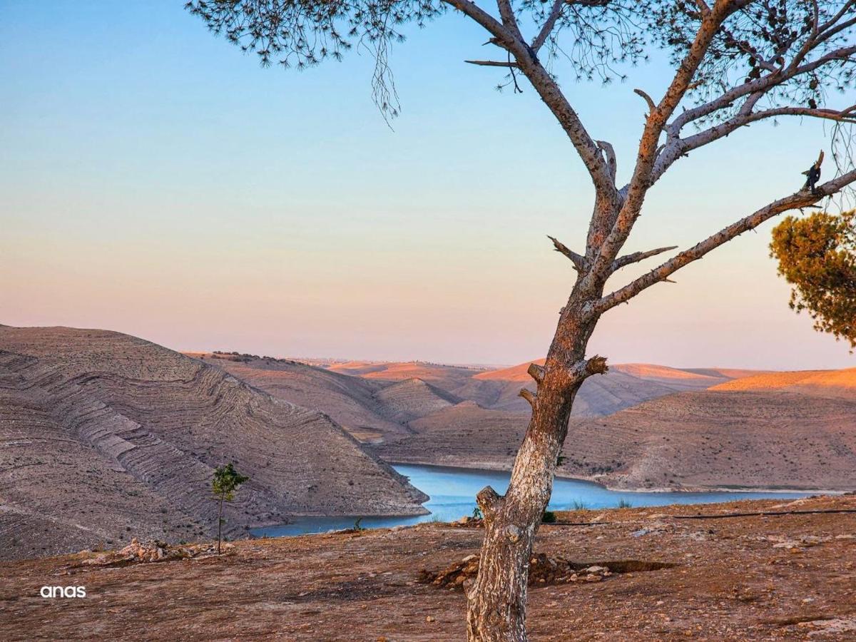 Wadi Al-Wala View Camp Hotel Madaba Eksteriør billede