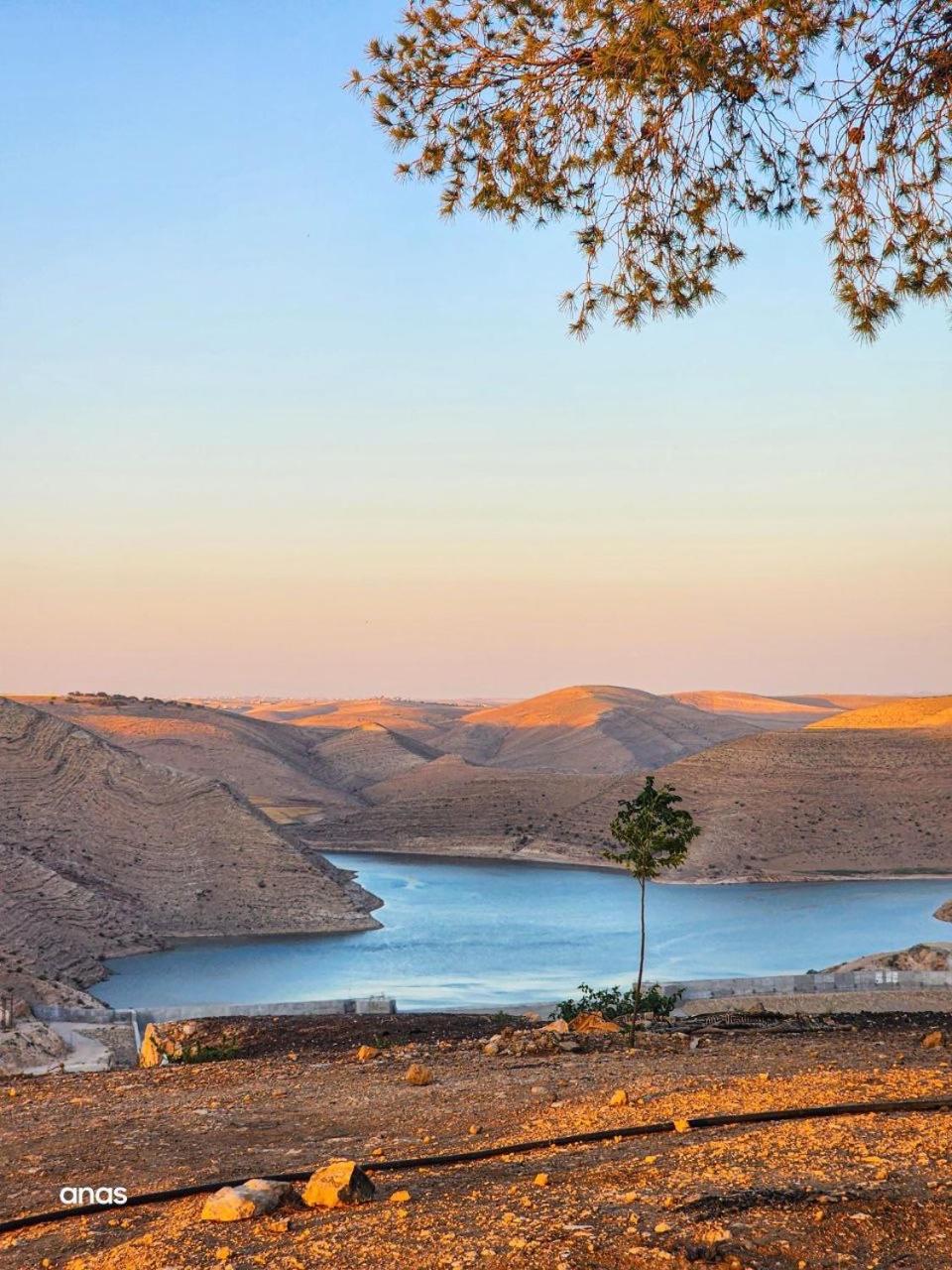 Wadi Al-Wala View Camp Hotel Madaba Eksteriør billede